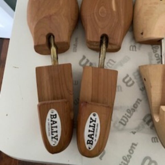 Bally Cedar Shoe Trees - Picture 1 of 4